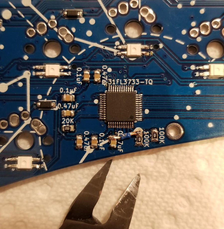 Notice the wire between the 100k resistor, near the clippers Notice the wire between the 100k resistor, near the clippers